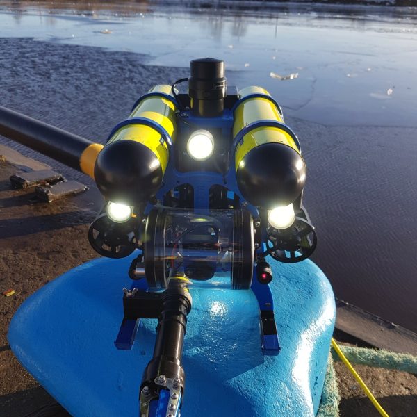 UNDERWATER LED LIGHTS SET INTEGRATED INTO THE REMOTELY OPERATED VEHICLE EPRONS ROV UNDERWATER DRONE